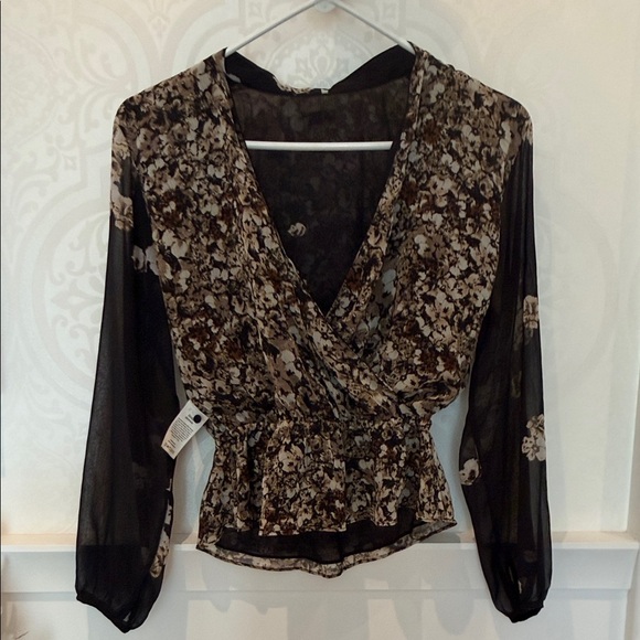 Little Moon Black Floral Wrap Blouse reversible - Picture 4 of 5